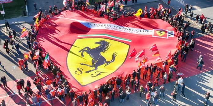 Ferrari felicita Schumacher exposición