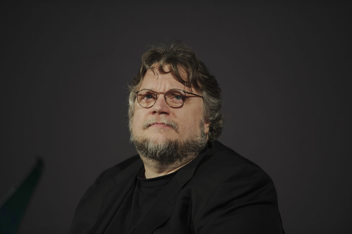 Guillermo del Toro estrella Paseo Fama