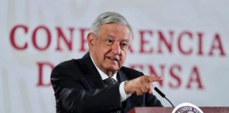 López Obrador acusa a "dirigentes" de formar caravanas migrantes con engaños