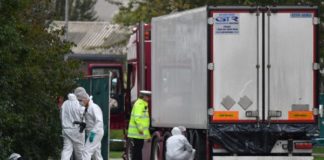 Descubren a 23 migrantes dentro de un camión frigorífico en Bélgica