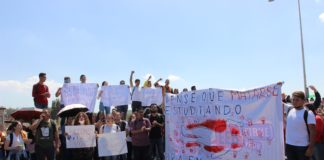 Repudian universitarios violencia en inmediaciones de CUTonalá