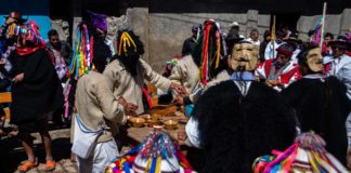 Indígenas del estado mexicano de Chiapas celebran ceremonia para pedir lluvia