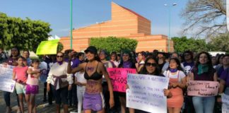 Mujeres marcharon en Autlán