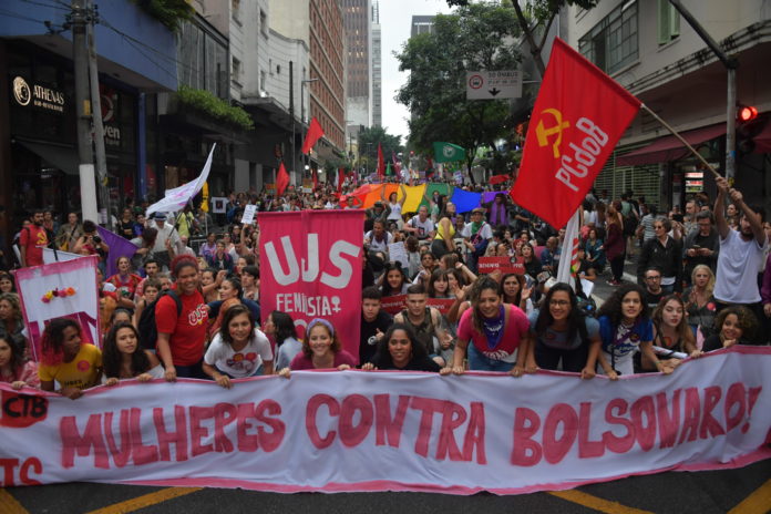 Manifestación de mujeres contra Bolsonaro en Sao Paulo