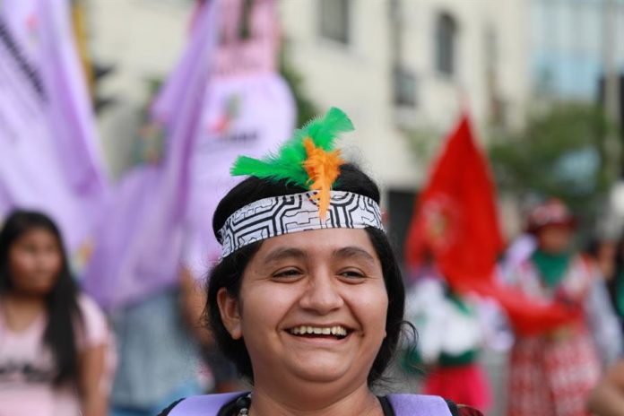 Marcha feminista en Lima