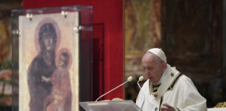 Papa Francisco: "la oscuridad y la muerte no tienen la última palabra"