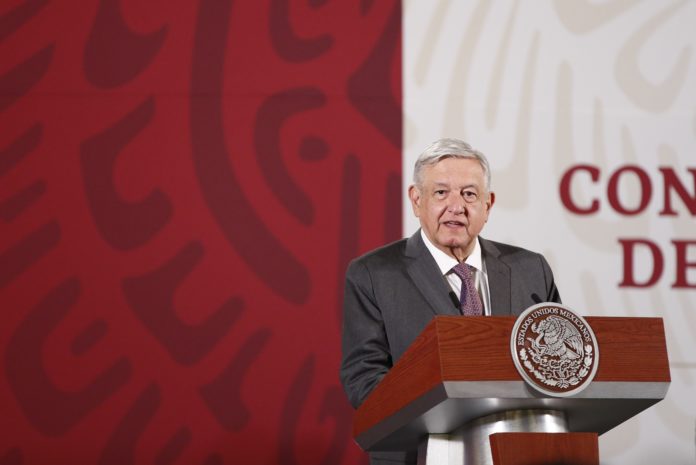López Obrador ofrece adelantar la consulta para revocar su mandato a 2021