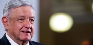 López Obrador anuncia defensa legal de su acuerdo eléctrico tras amparos