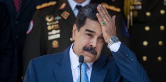 Maduro dice que llegó hora renovar Parlamento mayoría opositora