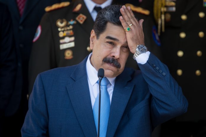 Maduro dice que llegó hora renovar Parlamento mayoría opositora