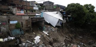 Amanda deja 14 muertos y más de mil familias albergadas en El Salvador