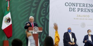 Presidente de México dice juicio a Lozoya ayudará a "limpiar" la corrupción