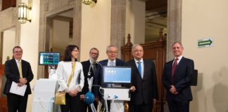 López Obrador presenta los primeros ventiladores para COVID hechos en México