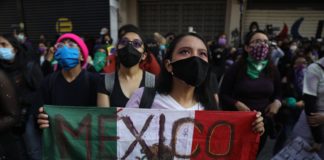 Ocupación feminista con llamado a "Antigrita" en sede de DD.HH. de Ciudad de México