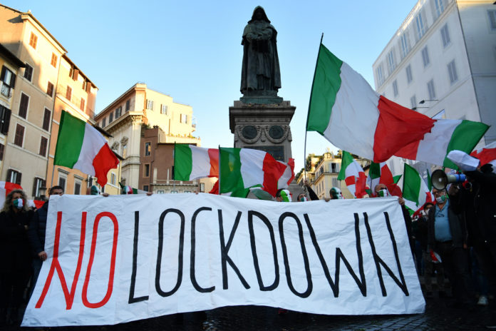Enfrentamientos en Florencia entre policías italianos y manifestantes