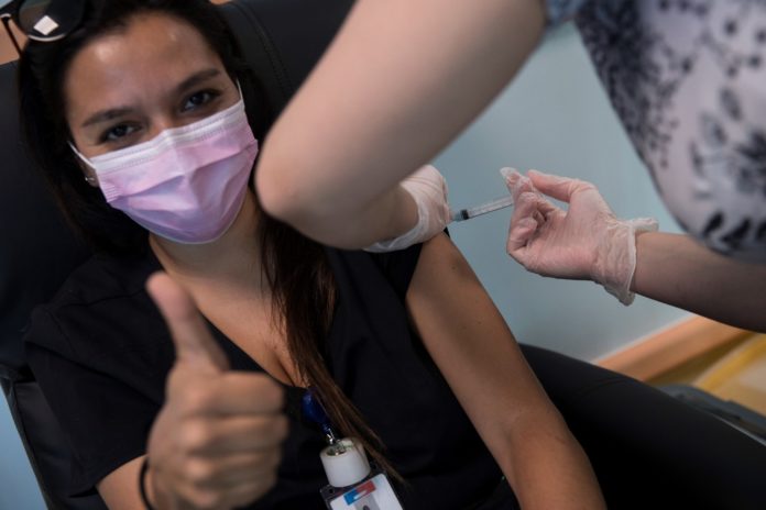 Chile sigue a México y da pistoletazo de salida a vacunación contra la covid