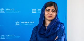 Malala dice a graduados de universidad mexicana: "Vayan y cambien el mundo"