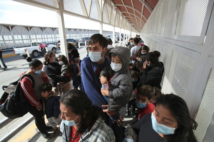 EEUU retorna a México 149 migrantes centroamericanos por Ciudad Juárez