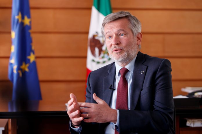 Embajador de UE admite preocupación empresarial por reformas de López Obrador