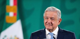 López Obrador reproduce canción de Serrat para ilustrar la pobreza en México