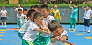 China autoriza tres hijos