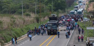 Arrecian protestas en el sur de México para liberar a 95 estudiantes