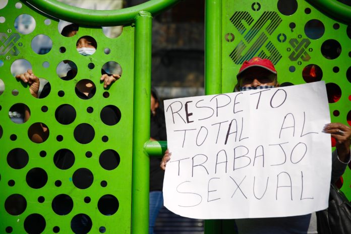 Trabajadoras sexuales exigen alto a violencia y extorsión en Ciudad de México