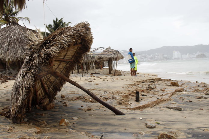 México vigila zona de baja presión con 60% de potencial ciclónico en Pacífico