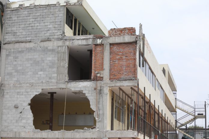 Declaran culpable a ingeniero de colegio derrumbado tras terremoto en México