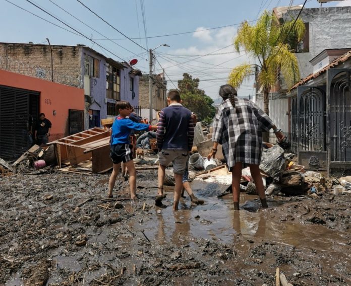 Arroyo Seco inunda Zapopan