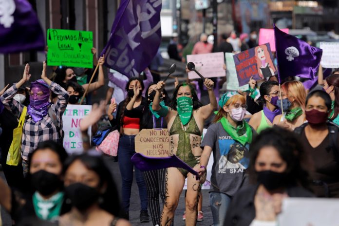 Supremo de México declara inconstitucional penalizar el aborto por violación