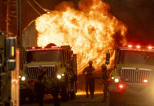 Incendio Dixie arrasa con poblado en California