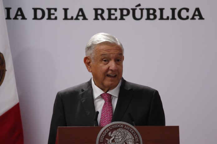 López Obrador presentará una reforma contra privatización de sector eléctrico