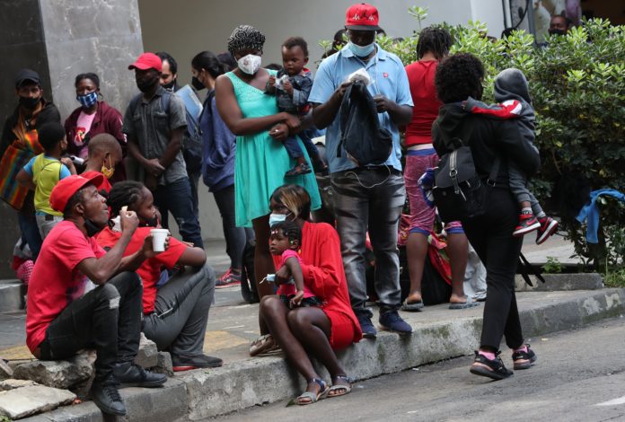 Haitianos planean quedarse en México