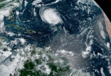 El huracán Larry mantiene la fuerza en su avance por el Atlántico