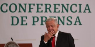 El regulador niega que López Obrador pueda intervenir en concesión de Telmex