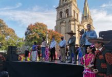 Llenan las tardes de mariachi en el Centro de Guadalajara