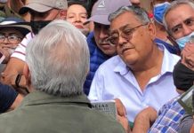 Ejidatarios de El Zapote abordan al Presidente para exigirle solución por sus predios