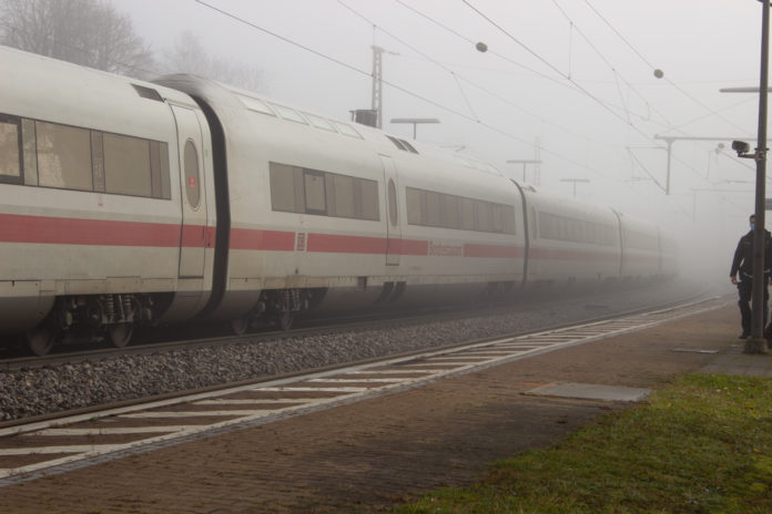 Ataque de cuchillo en tren de alta velocidad alemán