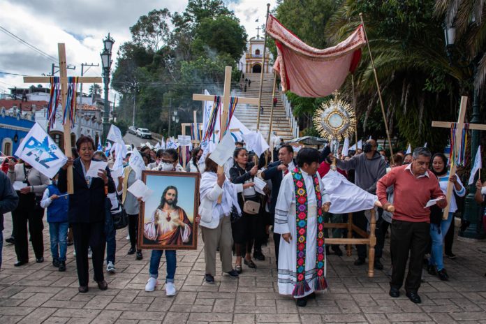 Marcha por la paz durante el Corpus Christi
