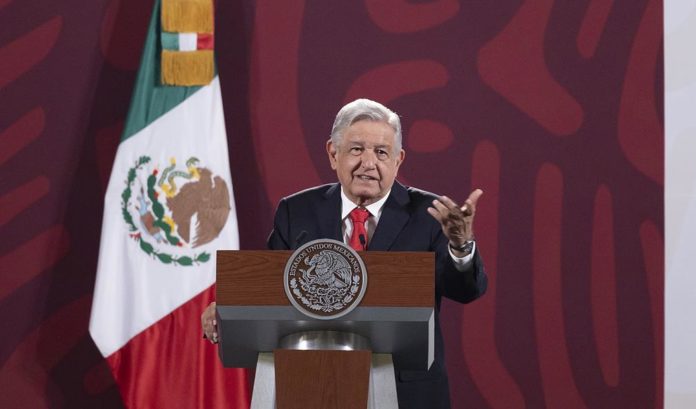 Andres Manuel Lopez Obrador-expendientes de la Guerra Sucia_EFE Noticias